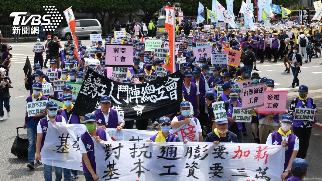 五一勞動節，千名勞工上街頭提訴求。（圖／胡瑞麒攝）