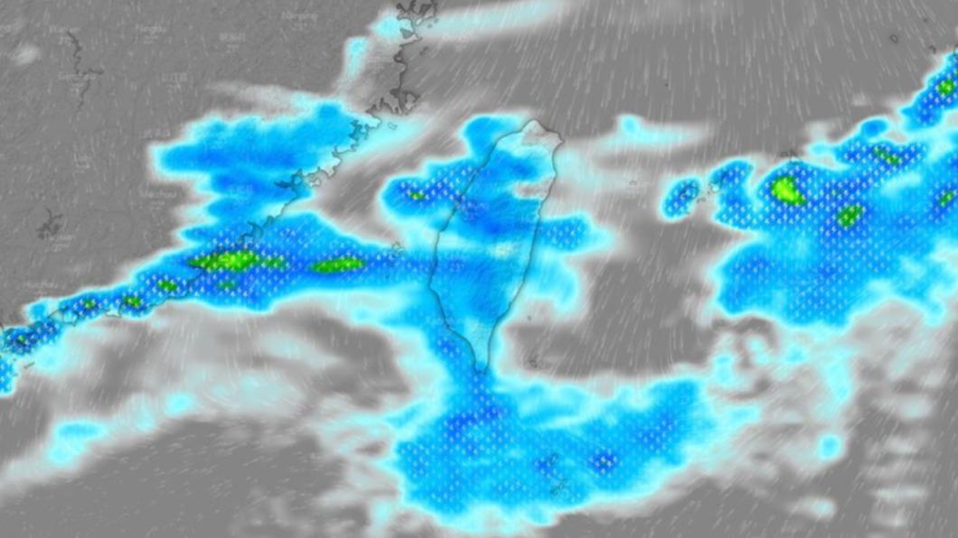 透過WINDY EC預測圖，台灣上空片藍。（圖／翻攝自台灣颱風論壇｜天氣特急 臉書）