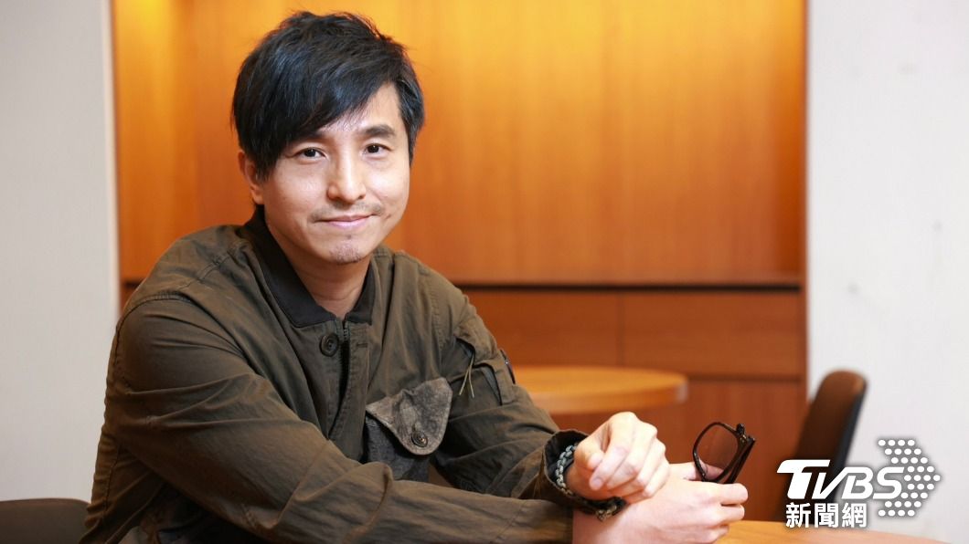 王少偉接受《TVBS新聞網》專訪。（圖／黃城碩攝）