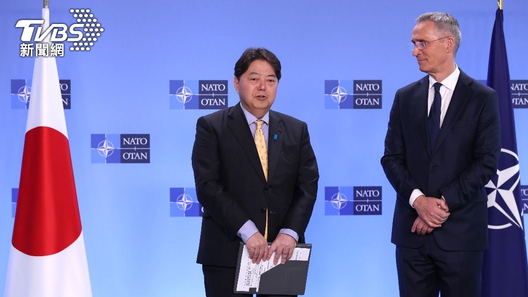 日本外務大臣林芳正與北約秘書長史托騰柏格（Jens Stoltenberg）。（圖／達志影像美聯社）