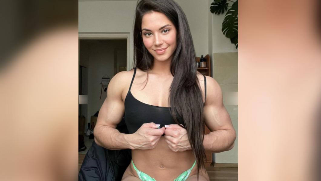 俄羅斯27歲女模加拉甘（Vladislava Galagan）擁有不科學的健壯身材。（圖／翻攝自 IG）