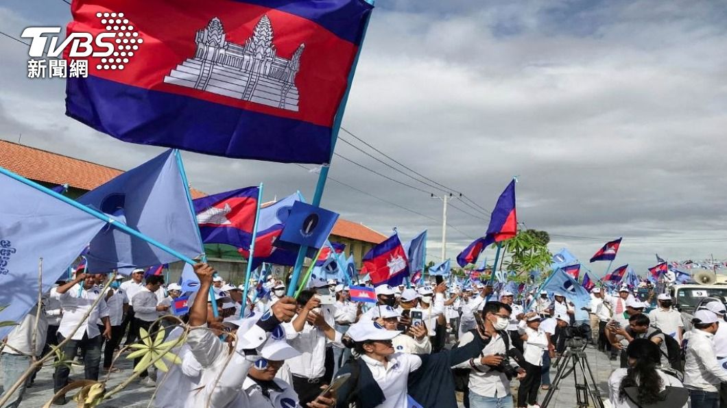柬埔寨選舉委員會週一宣布，取消唯一反對黨燭光黨，參加七月份國會選舉的資格，恐怕造成執政黨一黨獨大的結果。（圖／路透社）