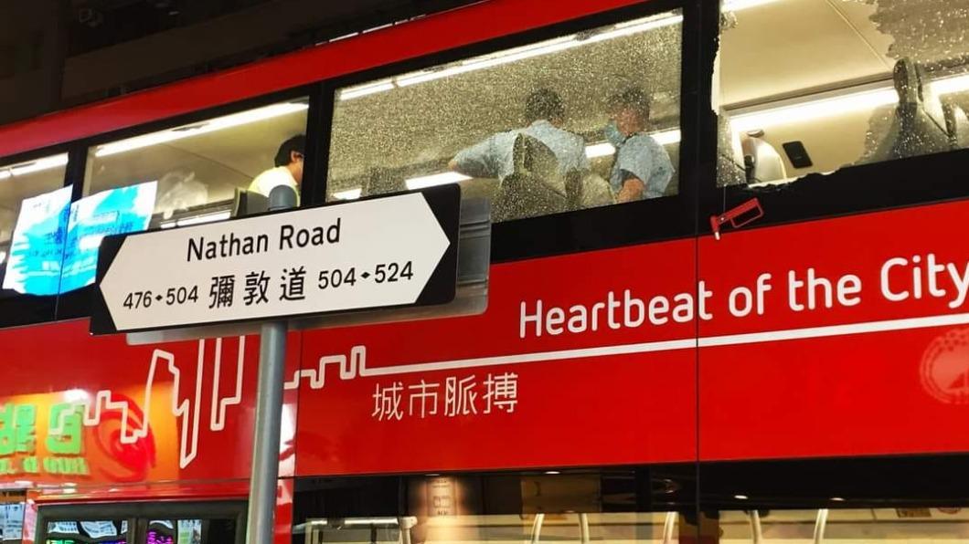 昨（18）日香港油麻地一名男子在公車上自慰。（圖／翻攝自香港 • 社實臉書）