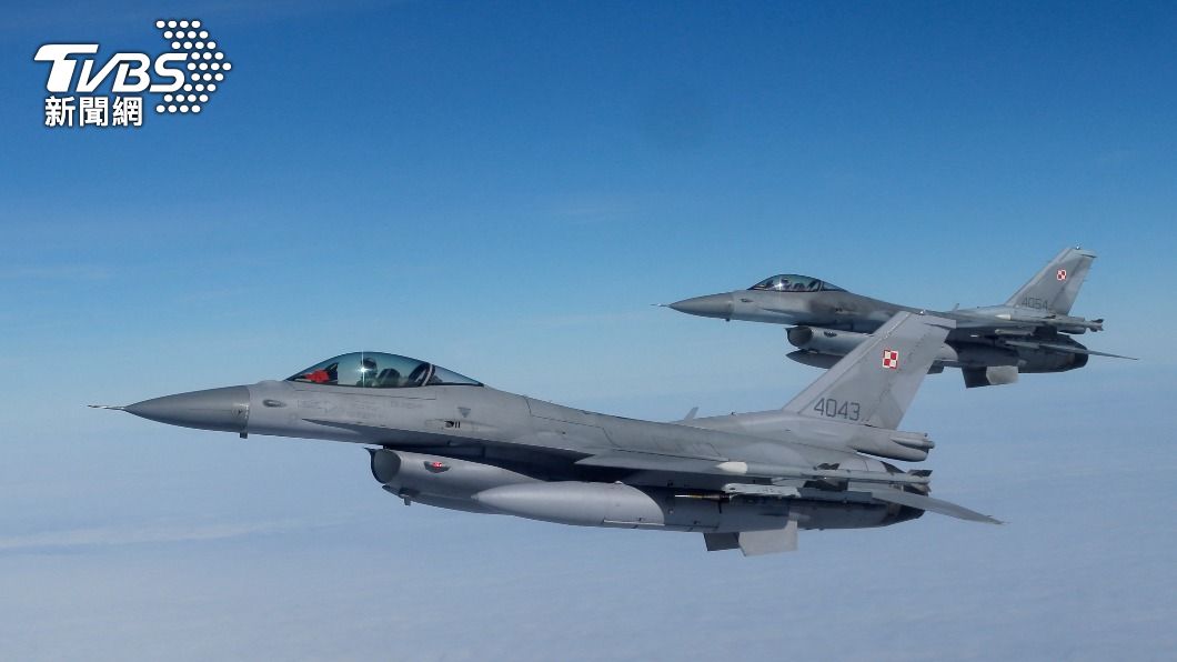 拜登政府釋出信號，將批准歐洲盟友對烏克蘭提供F-16戰鬥機。（圖／達志影像路透社）