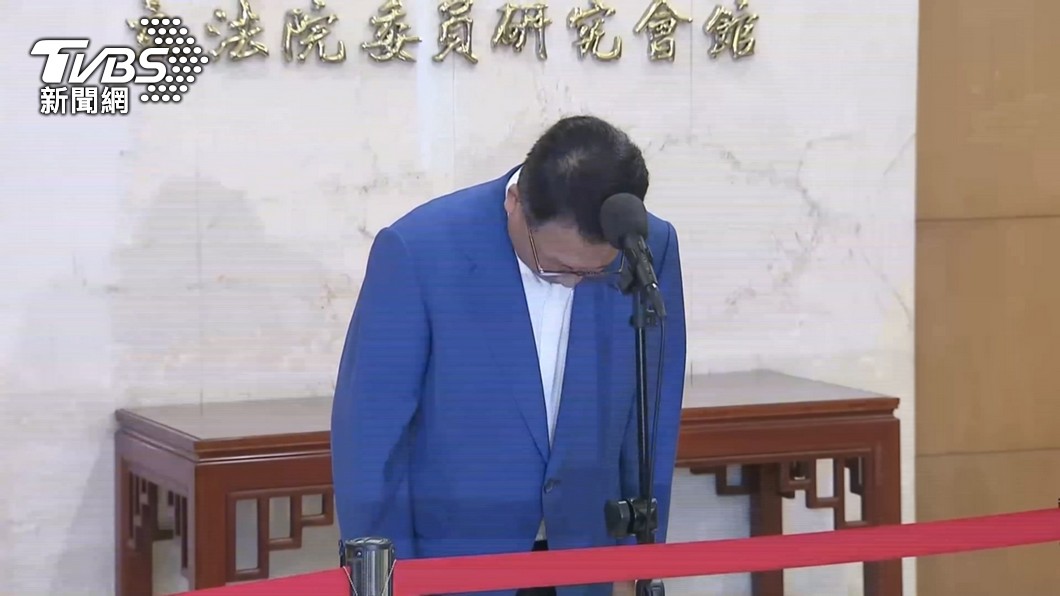 民進黨立委陳歐珀今（21）日發表退選聲明。（圖／TVBS）