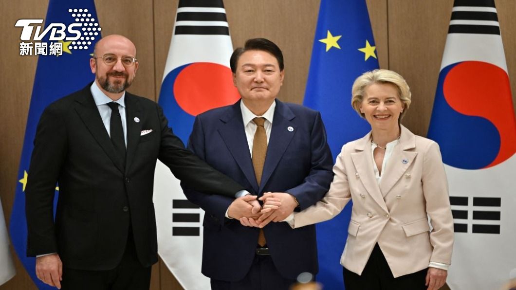 因應北韓核威脅和俄羅斯入侵烏克蘭，南韓與歐盟22日在首爾舉行高峰會，隨後發表聯合聲明，加強環保、衛生和數位等三大領域合作。（圖／路透社）