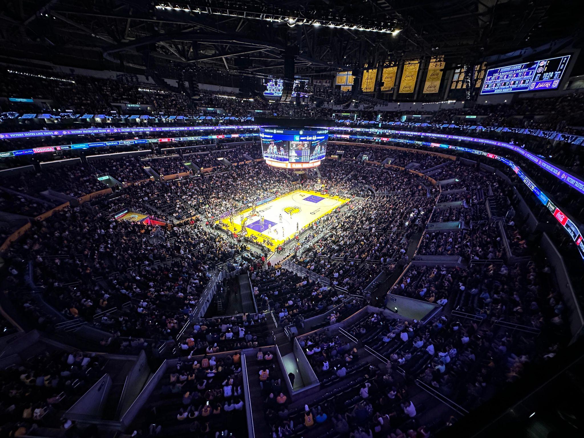 LA直擊／湖人體育館封街、偵爆犬出動媒體室鮮切牛排吃到飽│TVBS新聞網