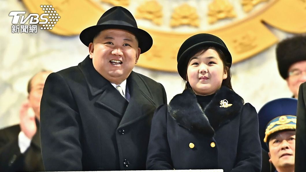 北韓領導人金正恩與女兒金珠愛。（圖／達志影像美聯社）