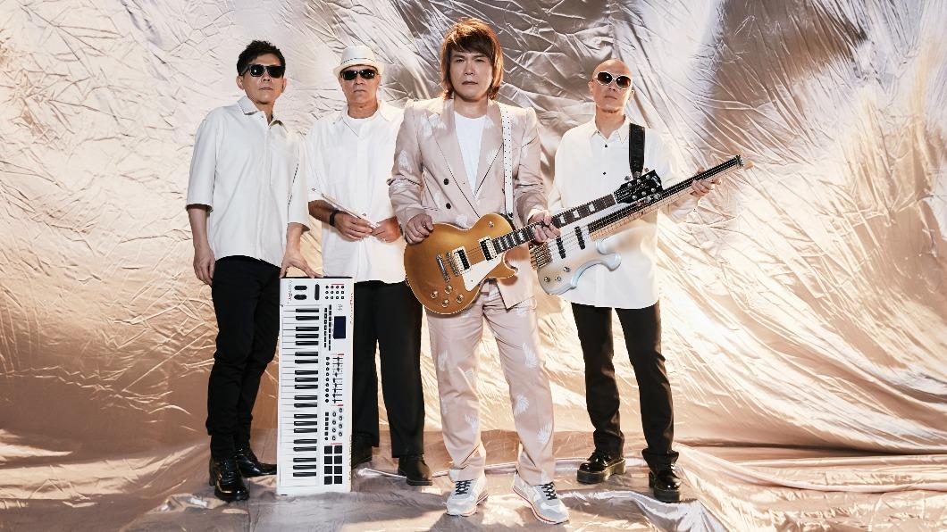 伍佰&China Blue推出新歌〈純白的起點〉，更在大馬巡演上首唱。（圖／月光音樂提供）
