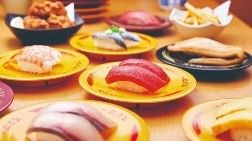 日本壽司郎原本有3種盤子顏色，分別代表不同價格與檔次的壽司。（圖／翻攝自壽司郎官方推特）