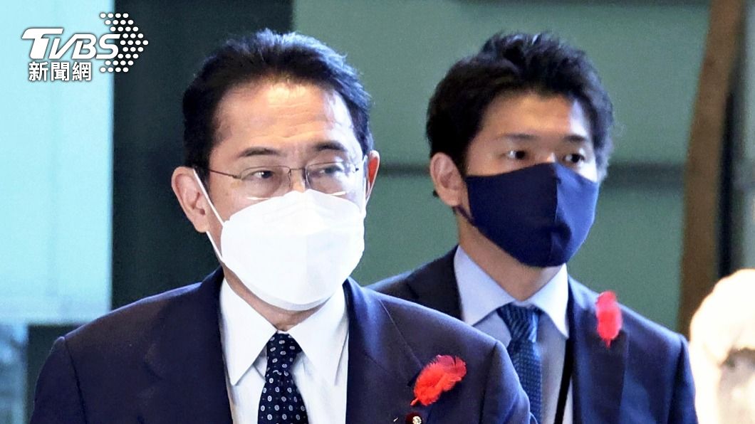 日本首相岸田文雄（左）與長子岸田翔太郎（右）。（圖／達志影像美聯社）