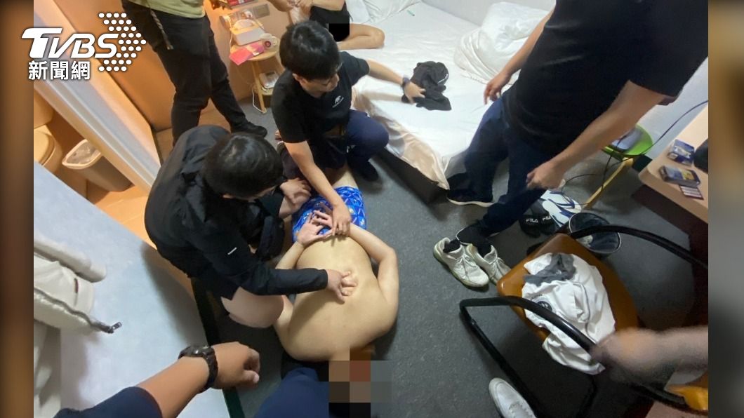 警方循線逮捕砍人的陳男。（圖／TVBS）