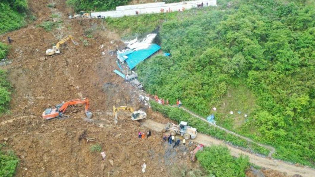 中國四川省發生山坡地崩塌事故。（圖／翻攝自央視新聞微博）