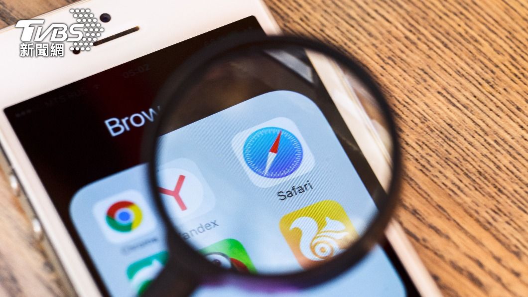 iPhone用戶反應開啟Safari收到手機中毒訊息。（示意圖／shutterestock達志影像）