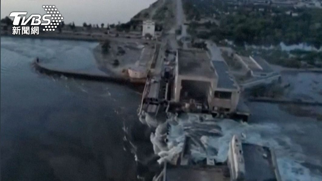 卡科夫卡水壩遭爆炸摧毀。（圖／達志影像美聯社）