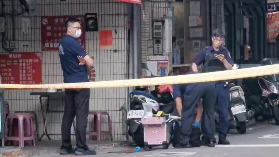 台北市北投區稍早傳出槍擊案，1名女子疑似中彈送醫。（圖／TVBS）