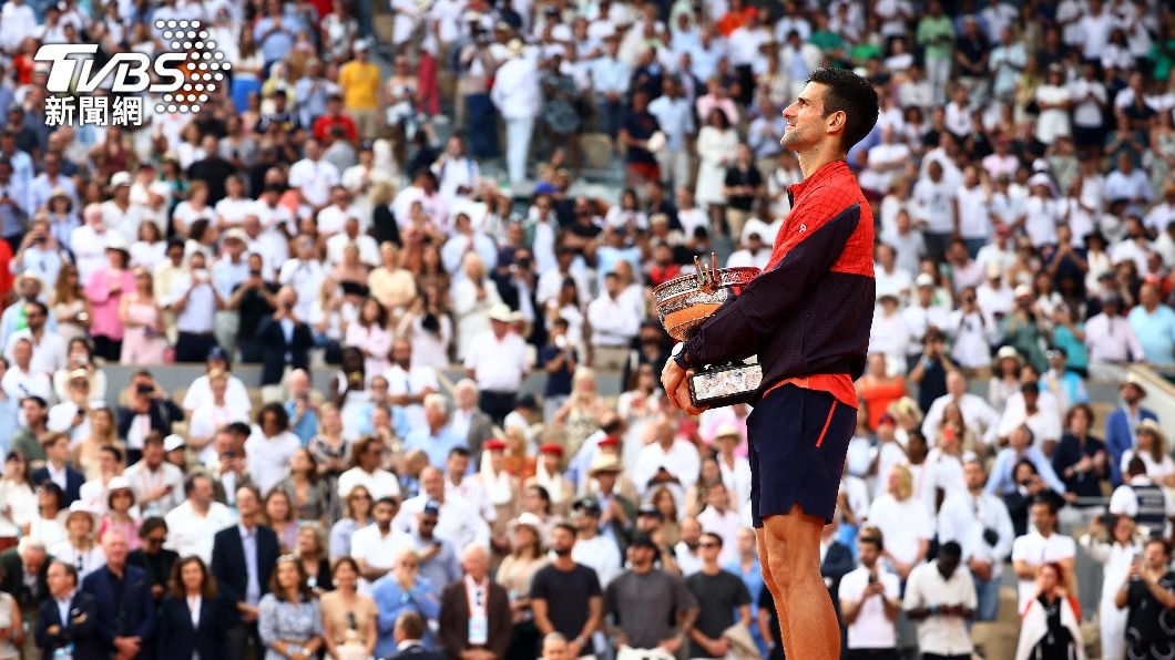 Djokovic以7-6 （7-1）、6-3、7-5直落三擊敗對手拿下2023年法網冠軍。（圖／達志影像路透社）