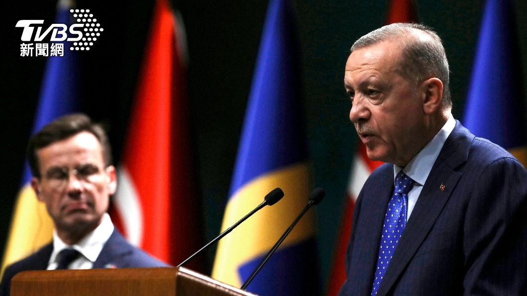 土耳其總統艾爾段（Tayyip Erdogan，圖右）要求瑞典先管好境內「恐怖份子」。（圖／達志影像美聯社）