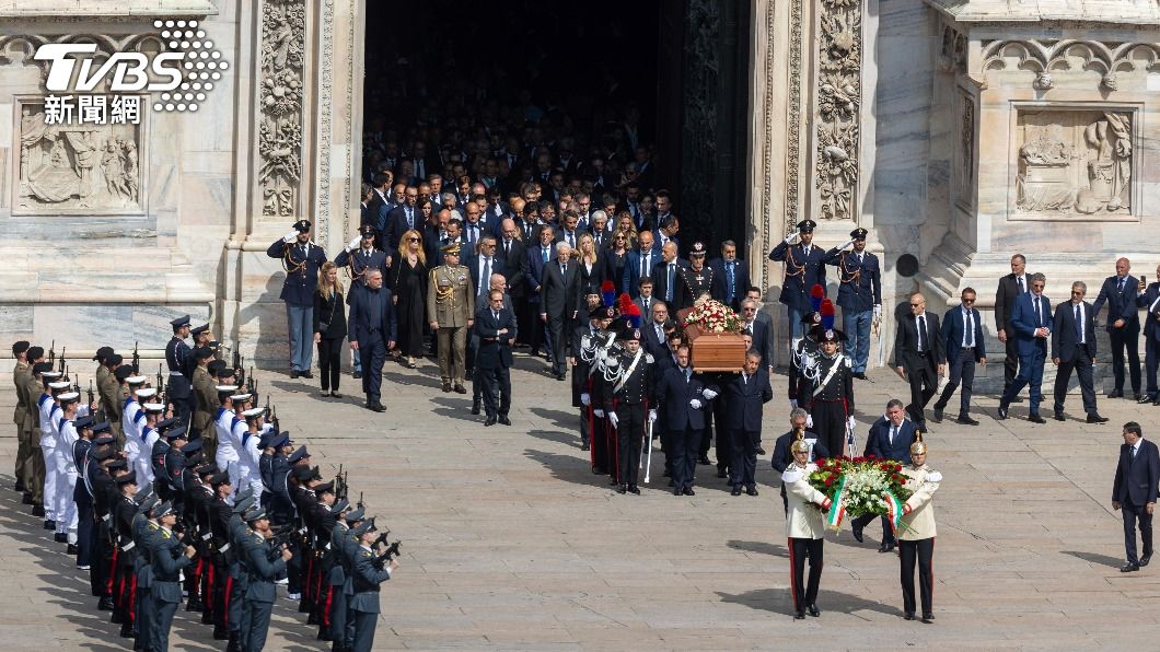 義大利前總理貝魯斯柯尼葬禮。（圖／達志影像美聯社）