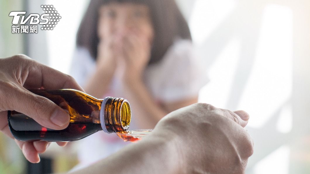 抗組織胺藥物的感冒藥水長期濫用也會對孩童造成副作用。（示意圖／shutterstock達志影像）