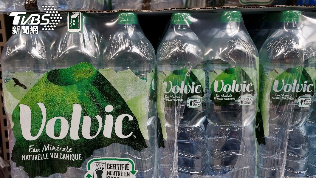 法國知名礦泉水品牌Volvic。（圖／達志影像路透社）
