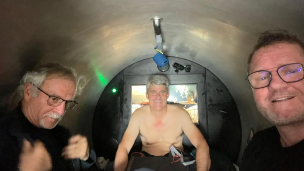 曾搭乘「海洋之門探險」潛水器的德國60歲富豪羅伊伯（Arthur Loibl）曝光內部照。（圖／翻攝自《紐約郵報》）