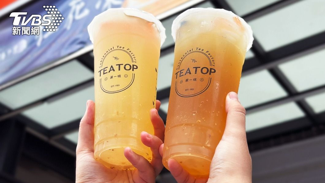 手搖飲店TEA TOP第一味也推出買一送一活動。（圖／業者提供）