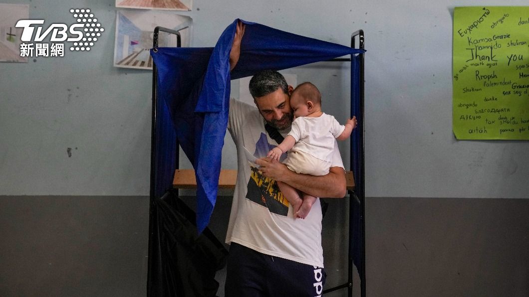 希臘選民再次進入投票站選出新國會。（圖／達志影像美聯社）