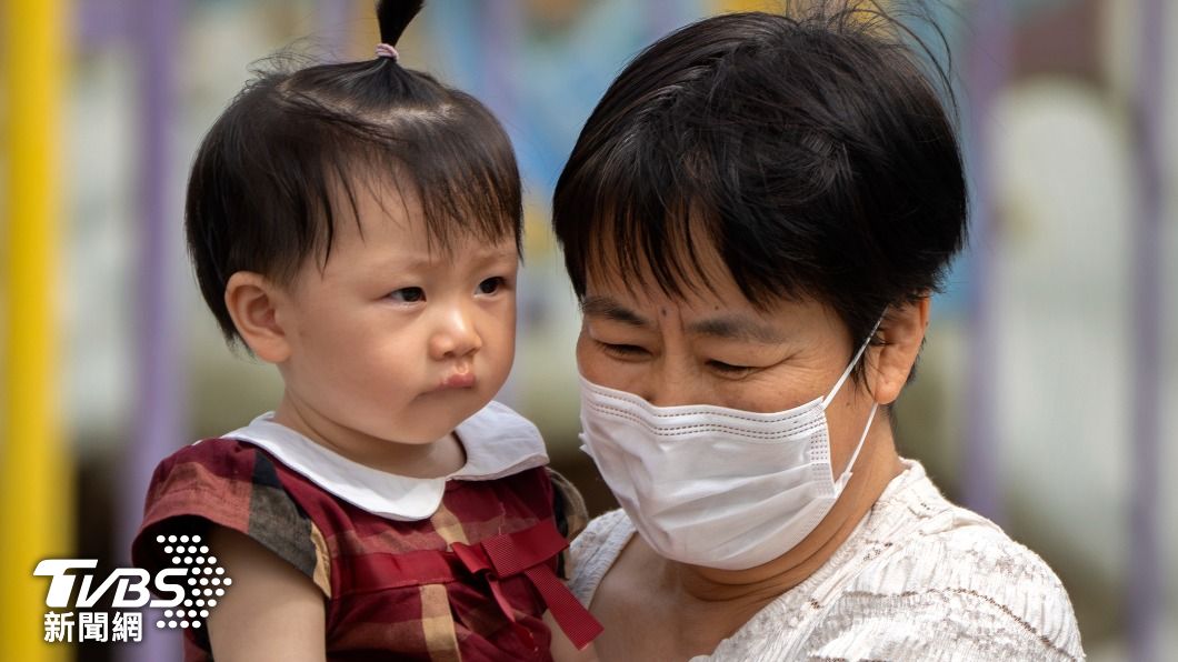 雖然開放且鼓勵生二胎，但中國大陸依舊面臨新生兒銳減的危機。（圖／達志影像美聯社）