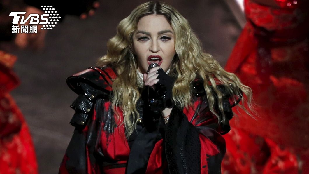 瑪丹娜近期展開世界巡迴演唱會，但在西雅圖站時卻發生摔倒意外。（圖／達志影像路透社）