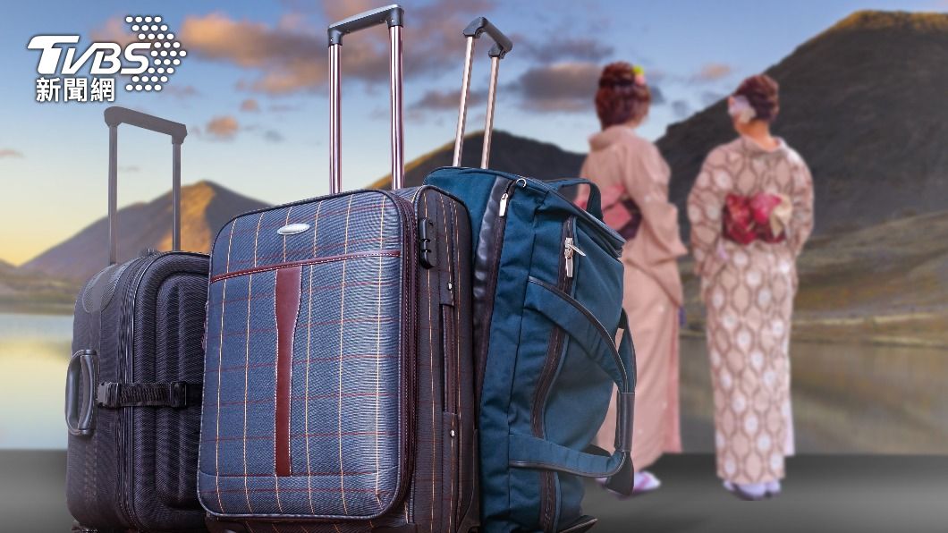 日航與住友商事合作推出衣物出租服務，以後搭乘日航的旅客將可以減少攜帶的行李重量，輕便出國。（示意圖／shutterstock達志影像）