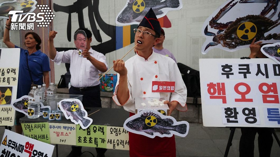 許多反對排海計畫的民眾持續在各地上街抗議。圖為首爾抗議群眾。（圖／達志影像美聯社）