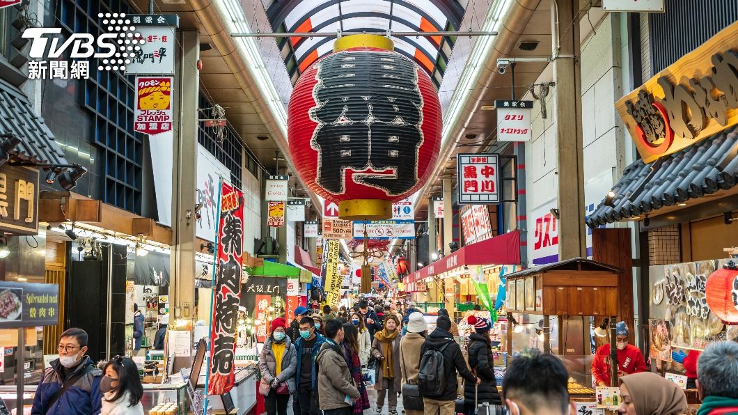 大阪黑門市場是許多觀光客必訪之地。（圖／shutterstock 達志影像）