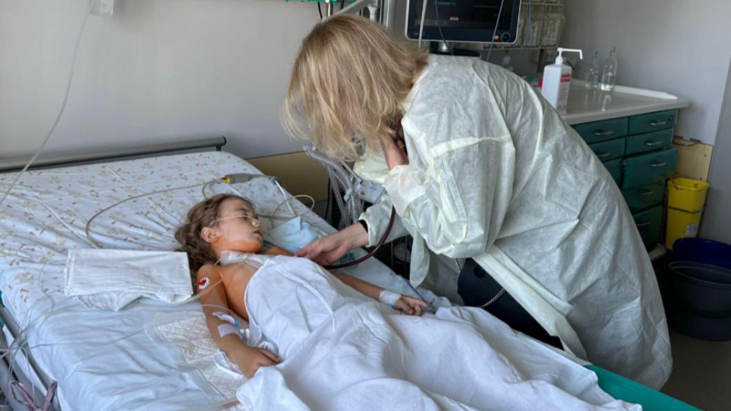 基輔一名6歲女孩在戰火下順利進行「心臟移植手術」。（圖／翻攝自Facebook）