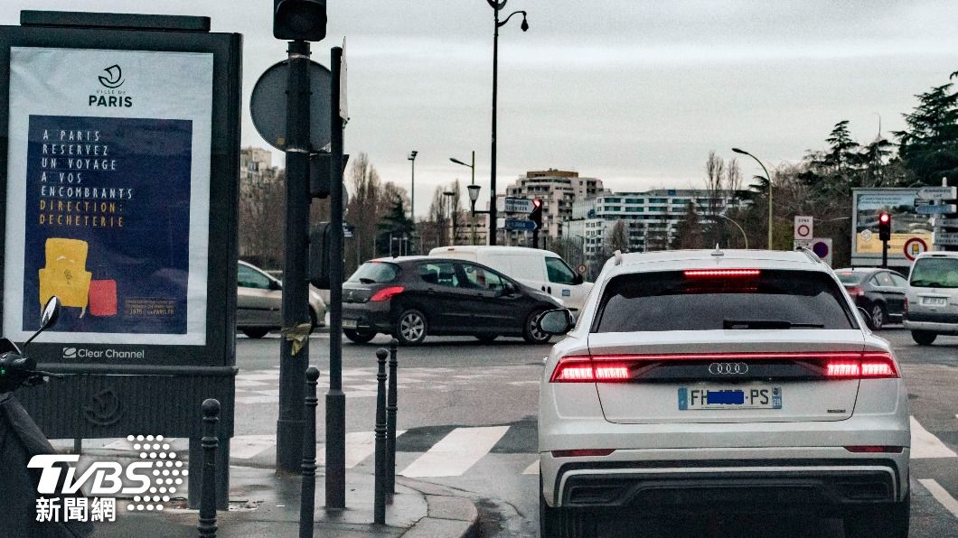 巴黎市議會決定對SUV車主開刀，明年起大漲停車費，藉此抑制市場購買欲望。（圖／達志影像美聯社）