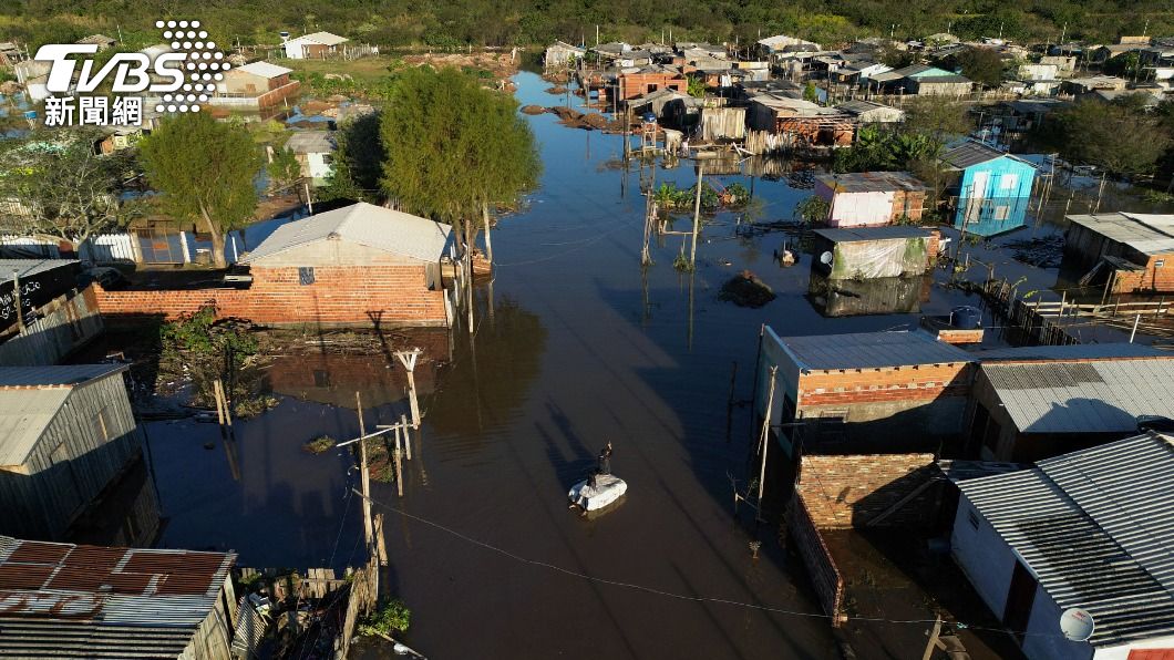 巴西先前才發生洪災，現又遭溫帶氣旋侵襲導致房屋被毀。（圖／達志影像路透社）