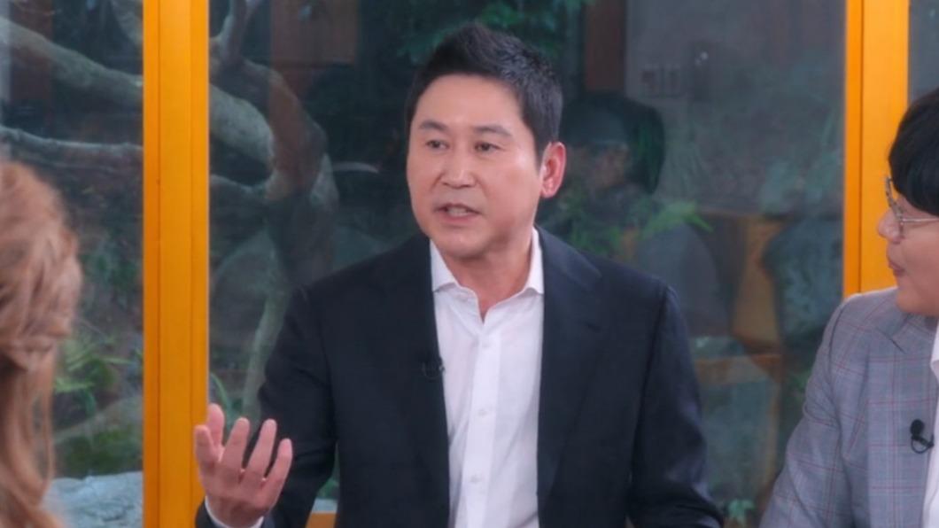 申東燁為韓國知名主持人。（圖／翻攝自Netflix）