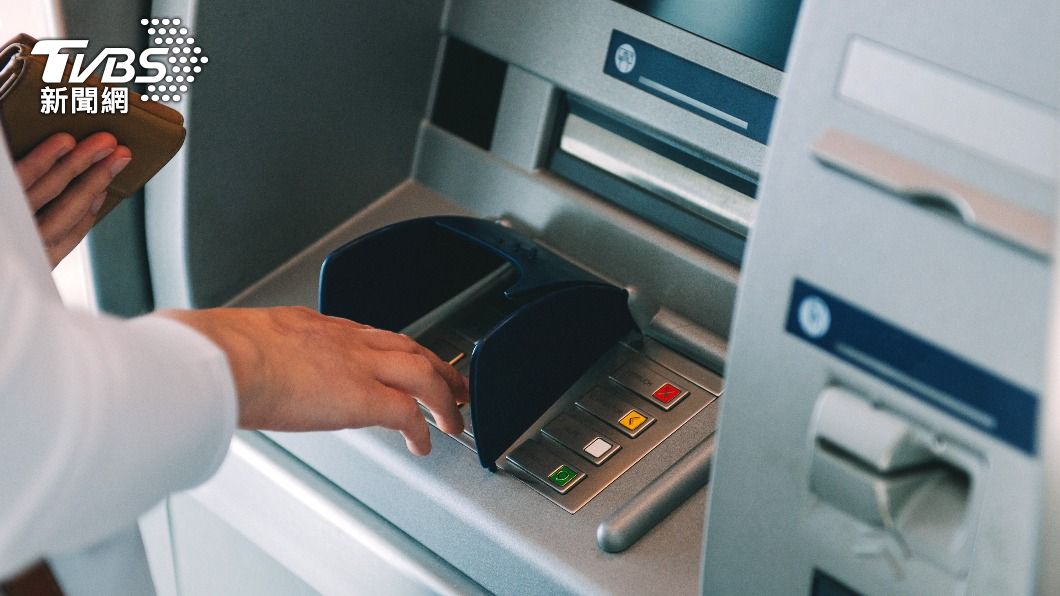 大眾經常使用ATM。（示意圖／Shutterstock達志影像）