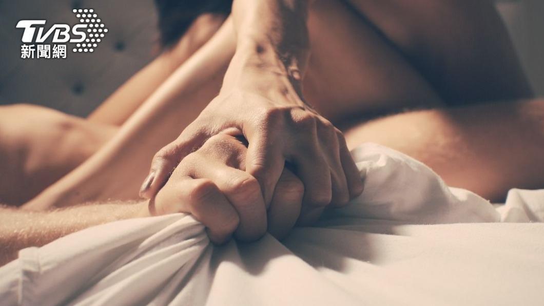 六成女性對性活不滿意，八成認為男性「軟趴趴」是主因。（示意圖／shutterstock達志影像）