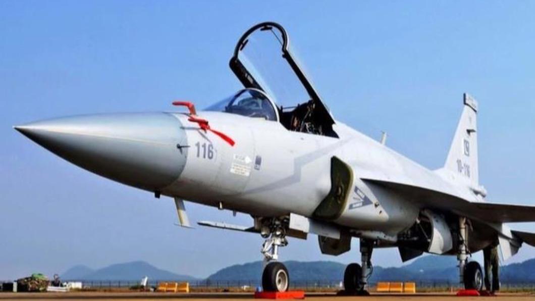 中國打造JF-17梟龍戰機。（圖／翻攝新華網）