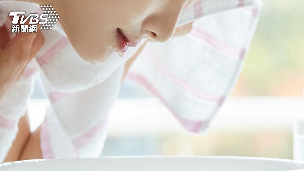 毛巾擦臉可能導致細菌感染。（示意圖／Shutterstock達志影像）