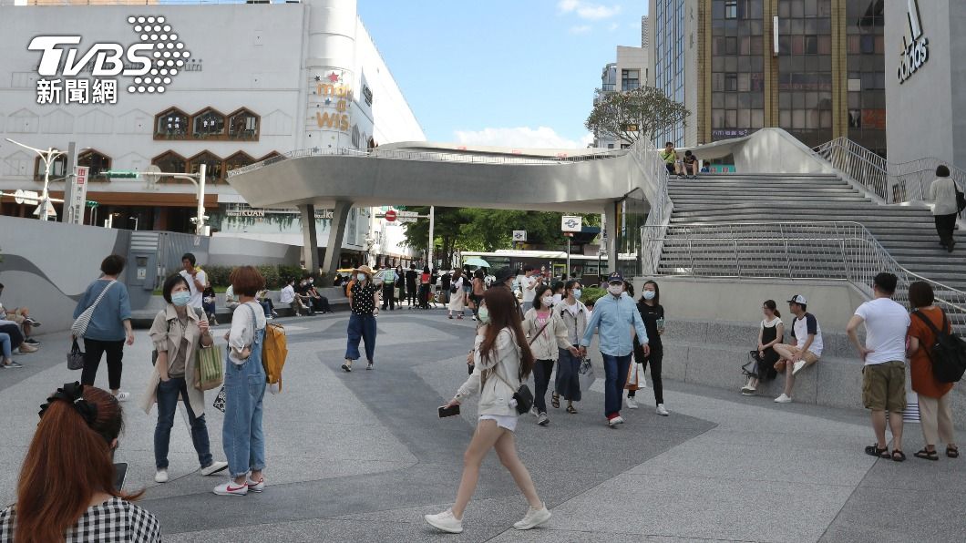 一名網友表示，捷運中山站附近很多女生會被搭訕。（圖／TVBS資料畫面）