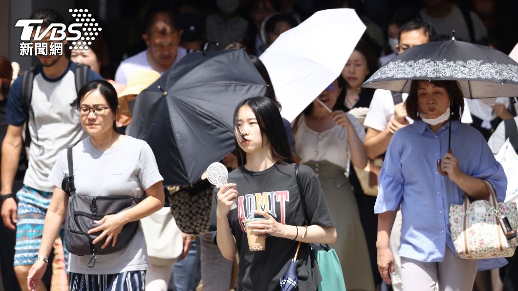 日本單週中暑送醫人數超過萬人。（圖／達志影像美聯社）