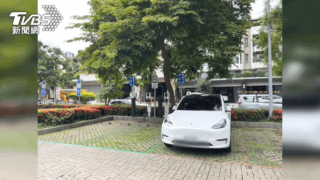 電動車停「一般車格」充電躲收費　檢舉網頁全亂碼│TVBS新聞網