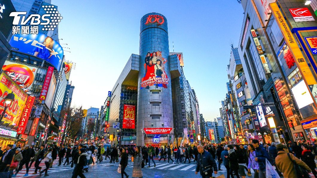 繁華的東京澀谷十字路口。「澀谷109百貨」是知名地標之一。（示意圖／shutterstock達志影像）
