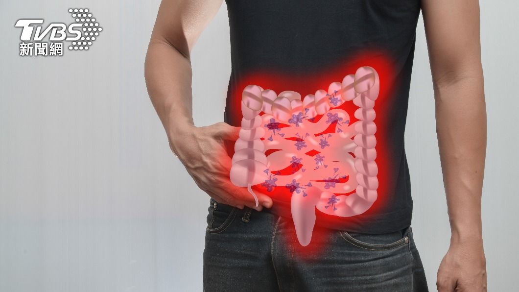 一名年約50歲的男子頻頻腹脹，沒想到在就醫檢查後，發現小腸長了腫瘤。（示意圖／Shutterstock達志影像）