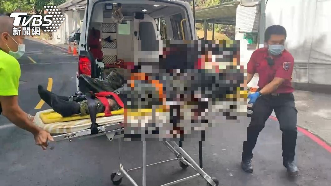 洪姓中士被炸斷前臂，緊急送醫搶救。（圖／TVBS）