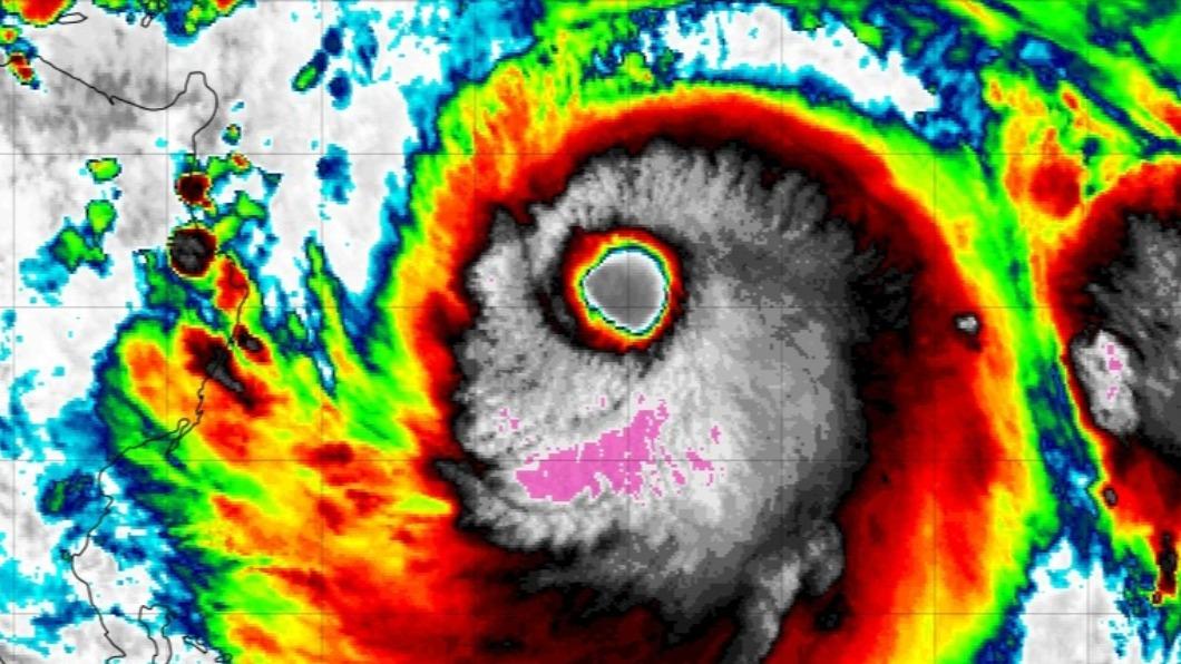 中度颱風「杜蘇芮」來勢洶洶。（圖／翻攝tropicaltidbits）