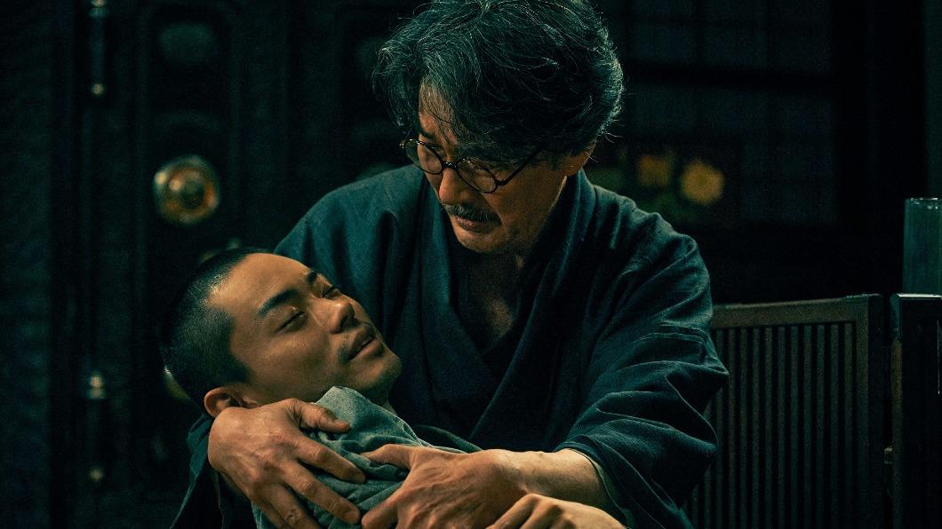 電影《銀河鐵道之父》描述「日本國民作家」宮澤賢治與他父親的傳奇人生。（圖／中影提供）