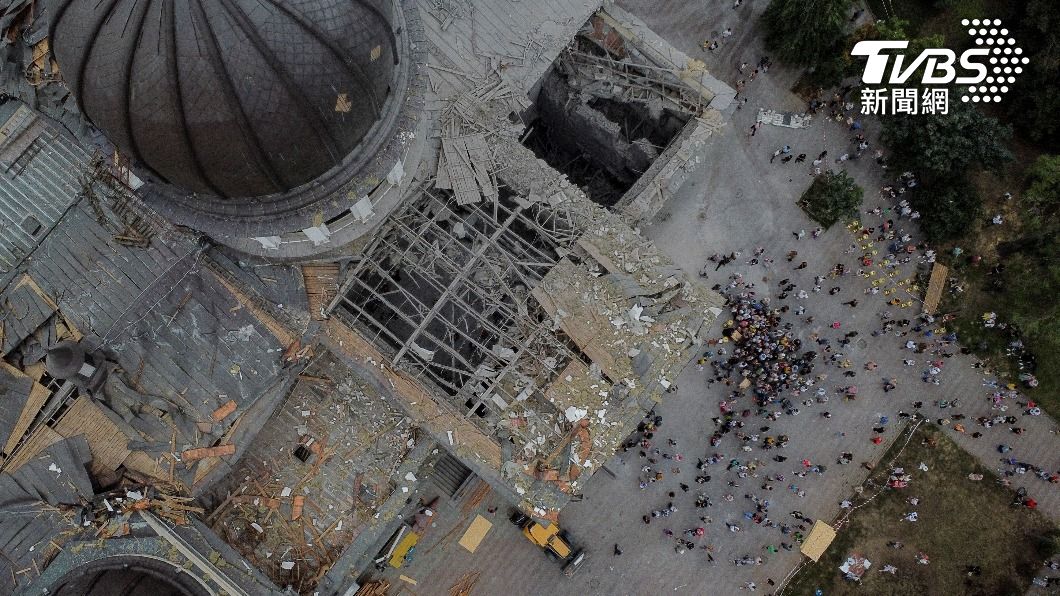 俄羅斯數天前以飛彈攻擊烏克蘭城市敖德薩，重創世界遺產主顯聖容大教堂。（圖／達志影像路透社）